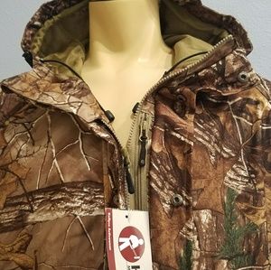License Realtree Xtra Camo Jacket With Hoddie